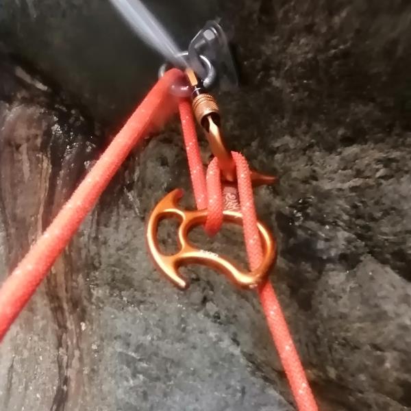 OKA-X Service Descender